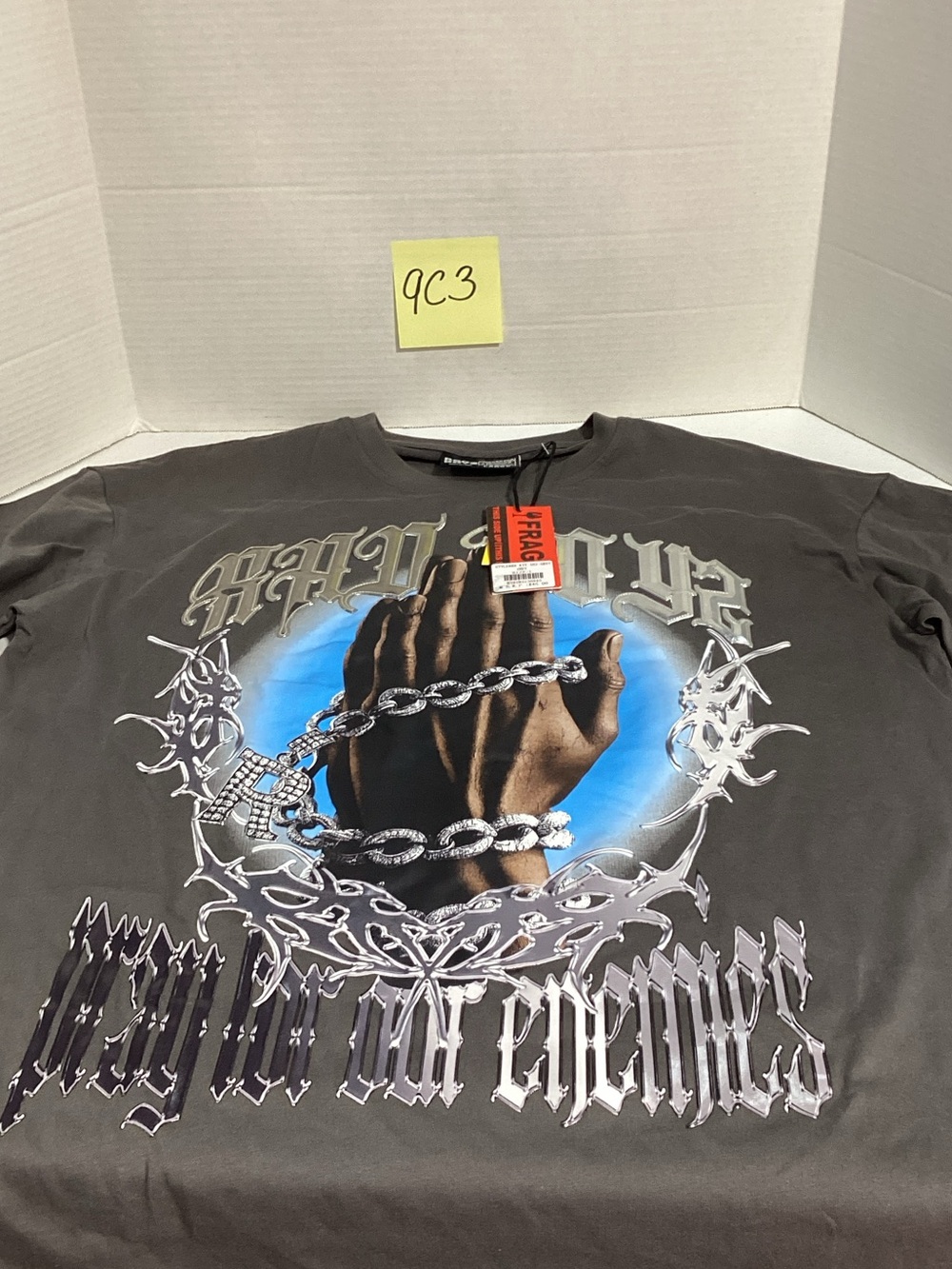 Bad Boyz Prayer Hands Chain Graphic Short Sleeve Tee - Charcoal